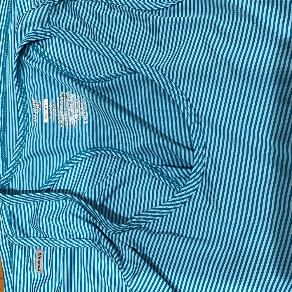 Danskin Now Blue Stripe Racer Back Workout Top, Size XXL, NWOT - Picture 3 of 3